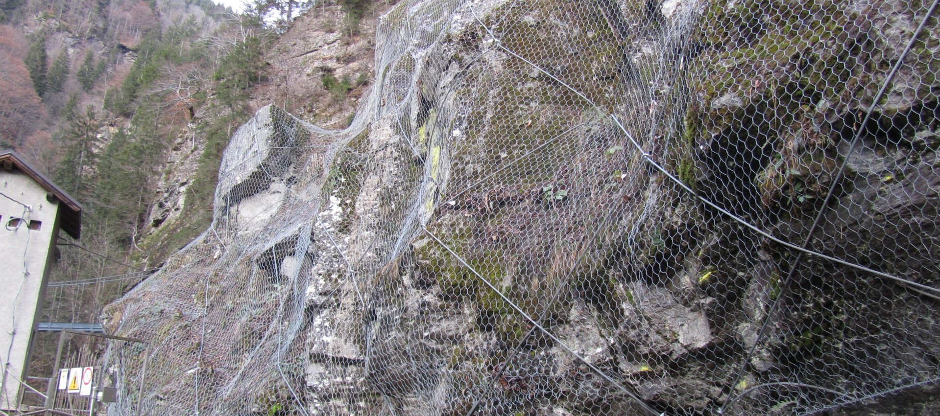 consolidamento reti pareti rocciose
